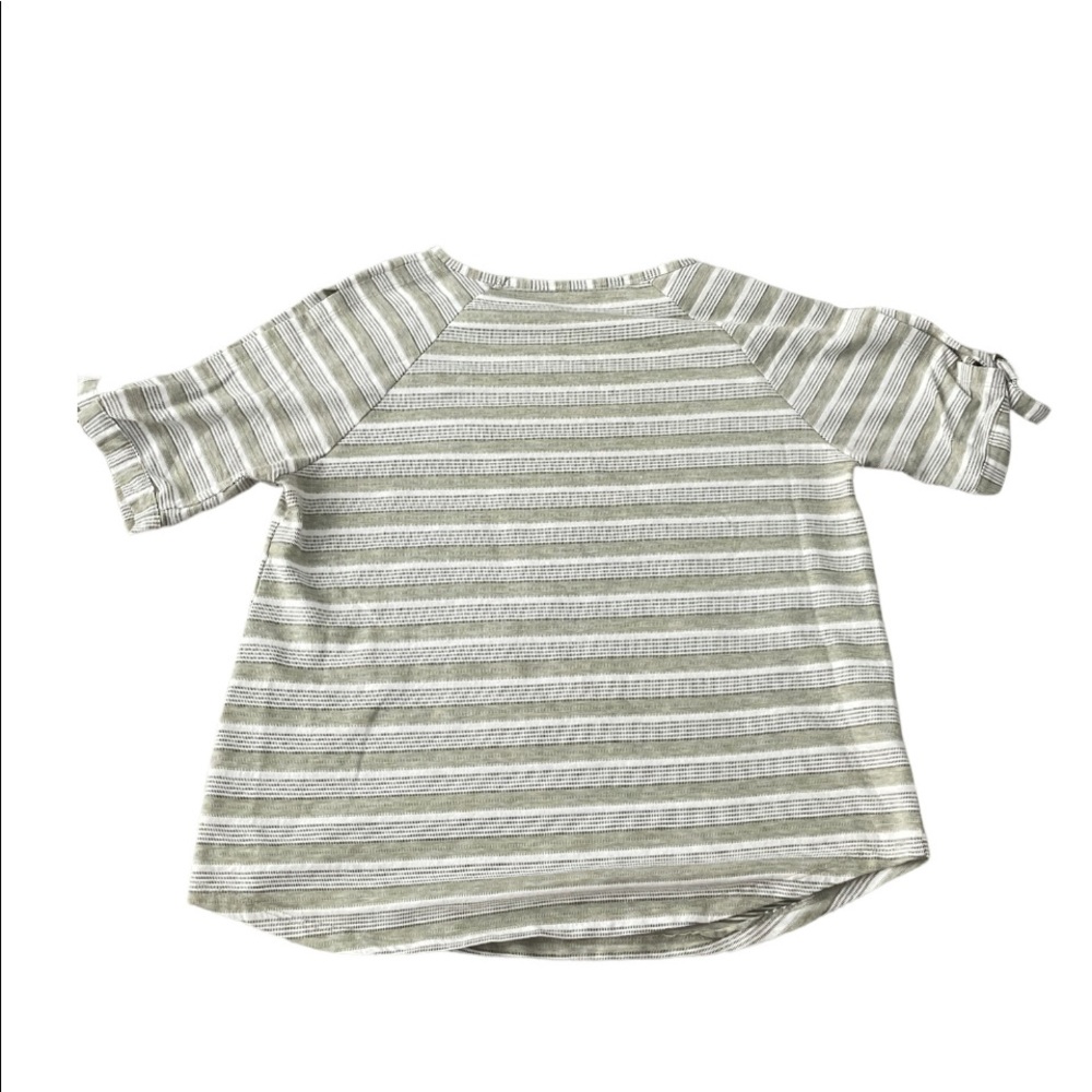 Green & white top